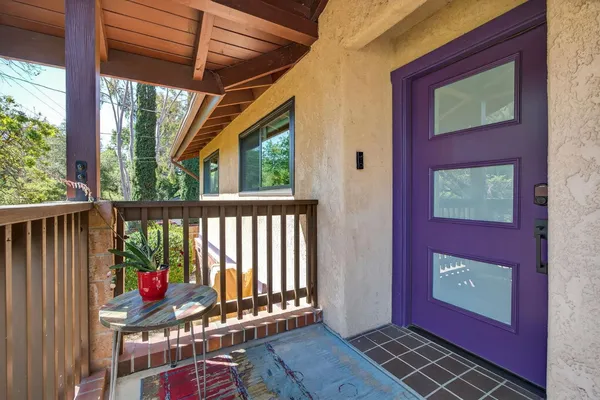 $1,350,000 | 525 South Ventura Street, Ojai, CA 93023