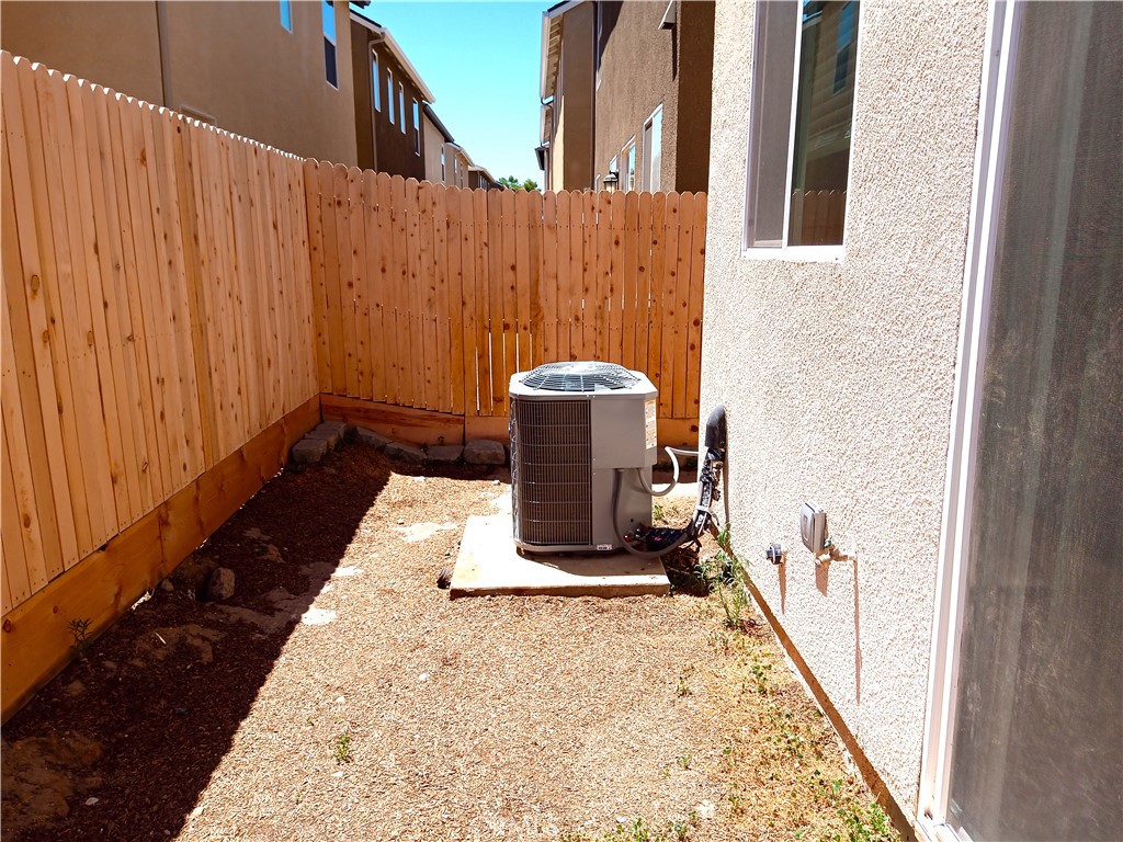 4244 Rutherford Avenue Merced, CA 95348 - Photo 19 of 23 a view of balcony