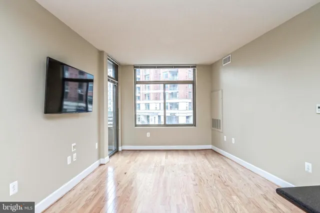 $3,200 | 3600 South Glebe Road, Unit 221W, Arlington, VA 22202