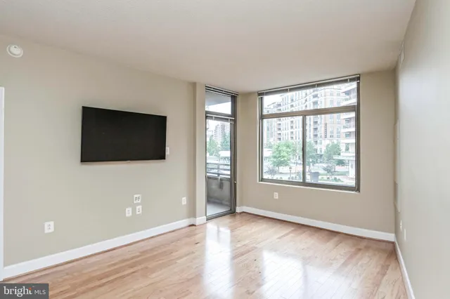 $3,200 | 3600 South Glebe Road, Unit 221W, Arlington, VA 22202