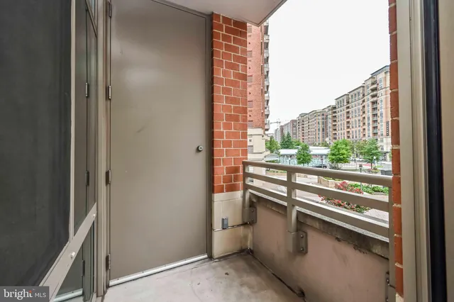 $3,200 | 3600 South Glebe Road, Unit 221W, Arlington, VA 22202