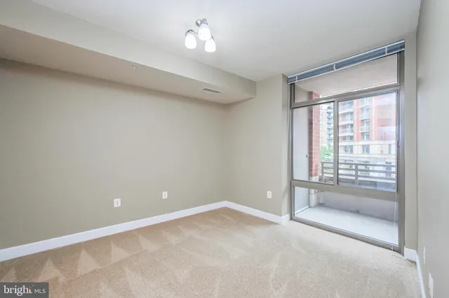 $3,200 | 3600 South Glebe Road, Unit 221W, Arlington, VA 22202
