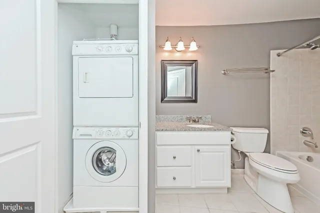 $3,200 | 3600 South Glebe Road, Unit 221W, Arlington, VA 22202