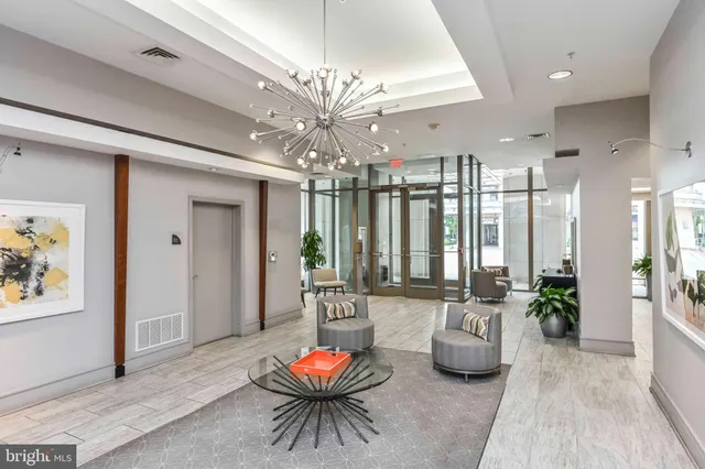 $3,200 | 3600 South Glebe Road, Unit 221W, Arlington, VA 22202