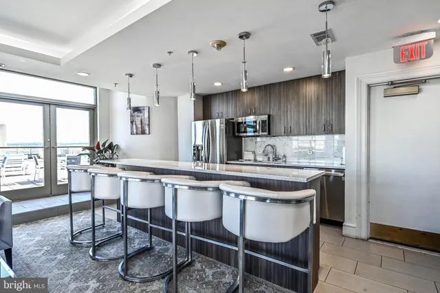 $3,200 | 3600 South Glebe Road, Unit 221W, Arlington, VA 22202