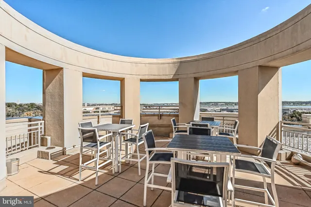 $3,200 | 3600 South Glebe Road, Unit 221W, Arlington, VA 22202