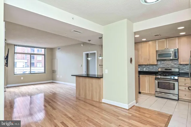 $3,200 | 3600 South Glebe Road, Unit 221W, Arlington, VA 22202