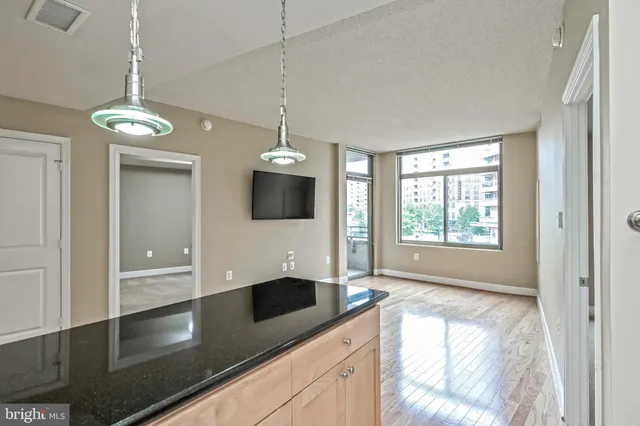 $3,200 | 3600 South Glebe Road, Unit 221W, Arlington, VA 22202