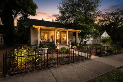$675,000 | 512 East College Street, Murfreesboro, TN 37130