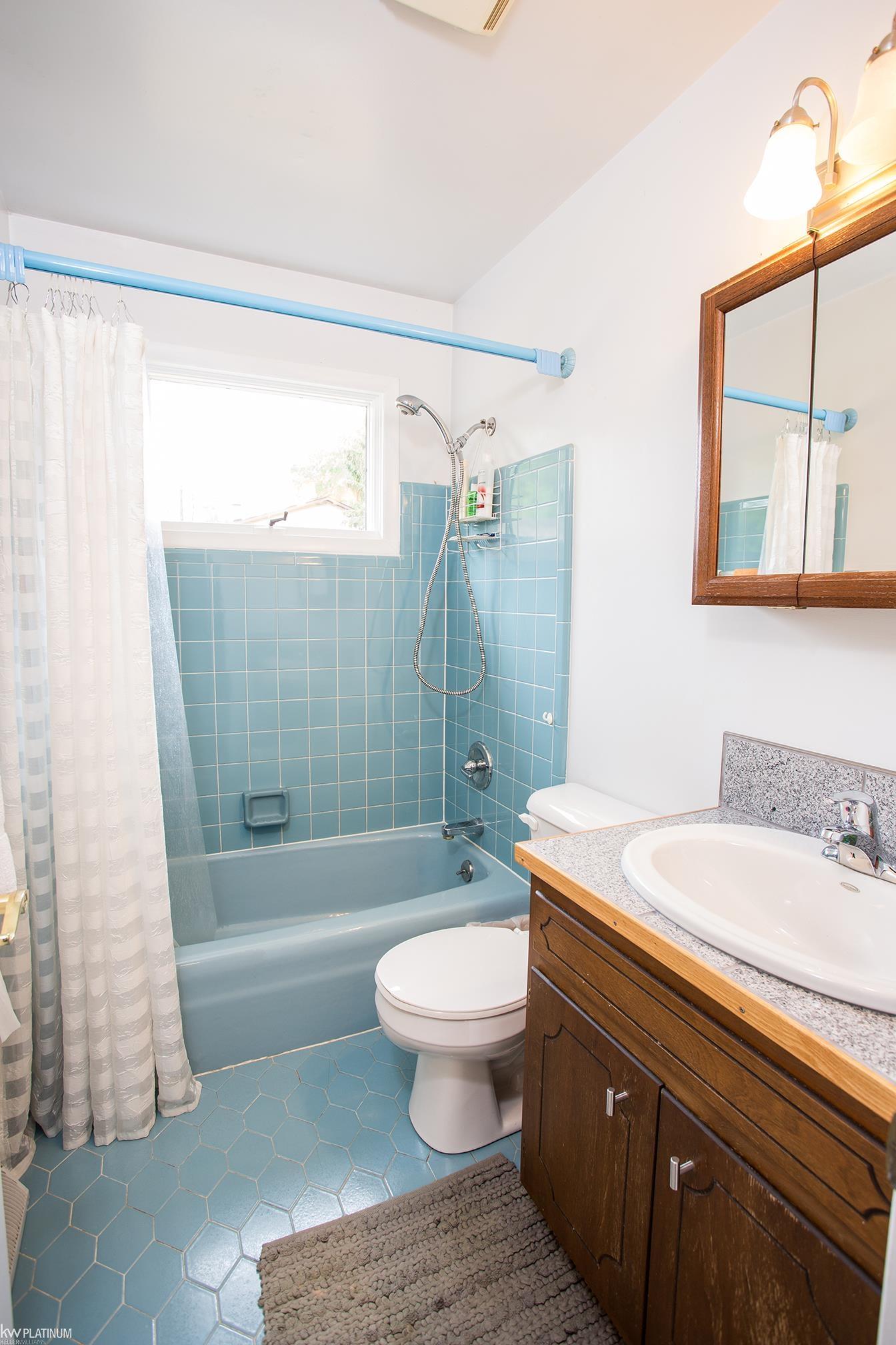 8567 Lakeshore Road Lexington, MI 48450 - Photo 16 of 38 Main Floor Bath