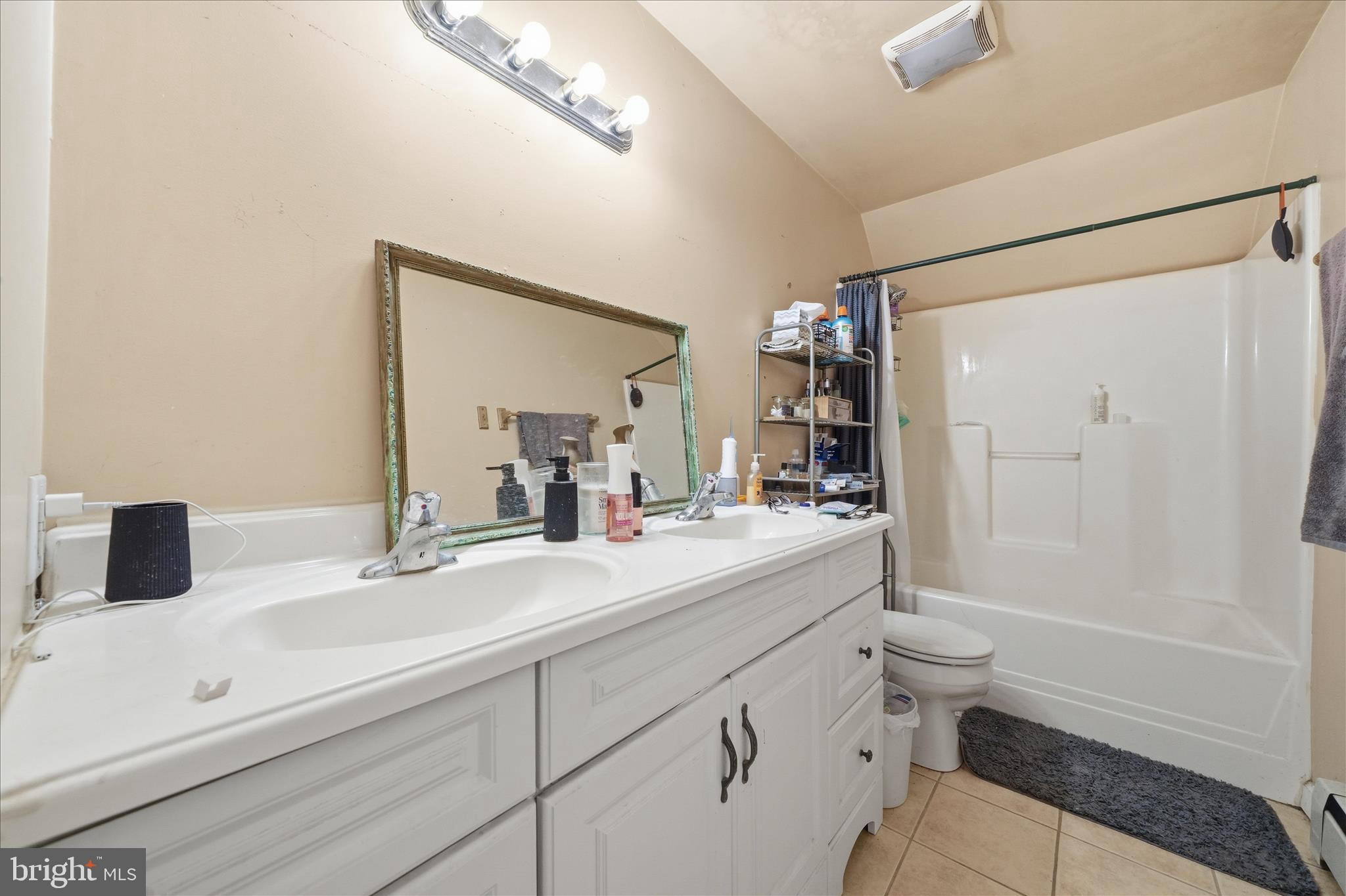 20800 Whites Ferry Road Poolesville, MD 20837 - Photo 42 of 94 Hall Bath 1