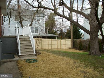 9 Edgeclift Road Towson, MD 21286 - Photo 2 of 22 Exterior (Rear)