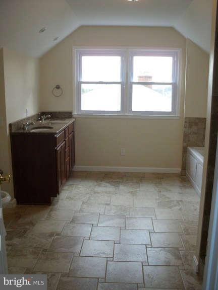 9 Edgeclift Road Towson, MD 21286 - Photo 12 of 22 Bedroom (Master)