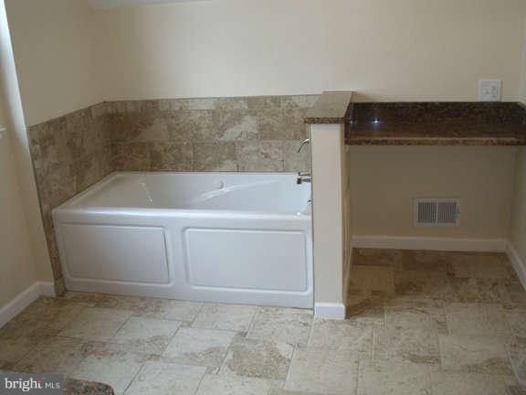 9 Edgeclift Road Towson, MD 21286 - Photo 13 of 22 Bath (Master)