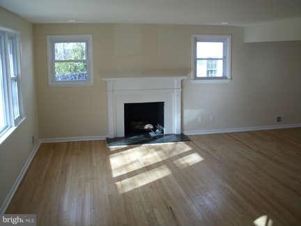 9 Edgeclift Road Towson, MD 21286 - Photo 18 of 22 Living Room