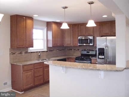 9 Edgeclift Road Towson, MD 21286 - Photo 3 of 22 Kitchen