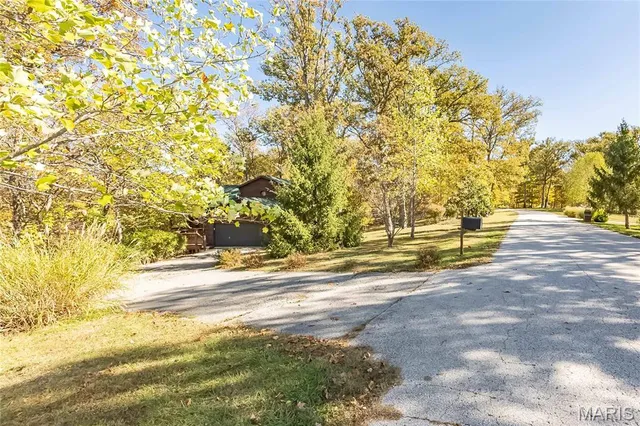 $400,000 | 3924 Indian Ridge Lane, Defiance, MO 63341