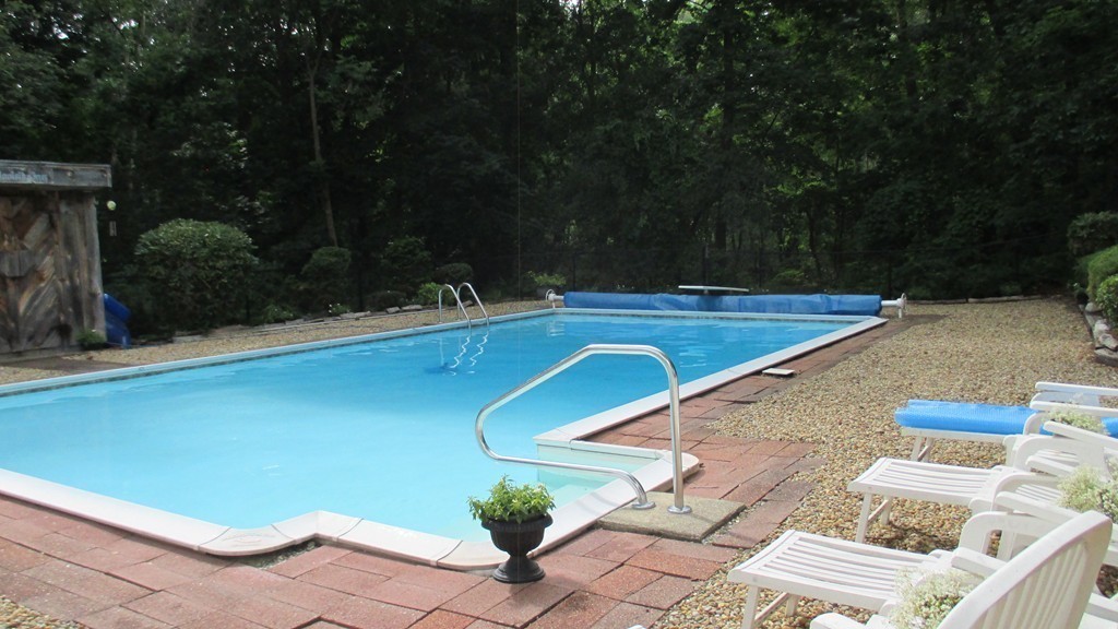 16 Oneida Road Acton, MA 01720 - Photo 7 of 26 Gallery Image 7