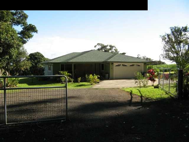21 Awalau Road Haiku, HI 96708 - Photo 27 of 30 a view of a house with backyard and porch