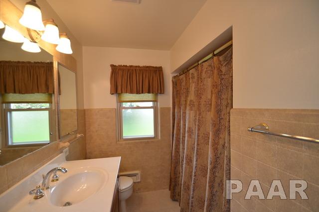 132 West Ridgemont Road Peoria, IL 61614 - Photo 9 of 15 Gallery Image 9