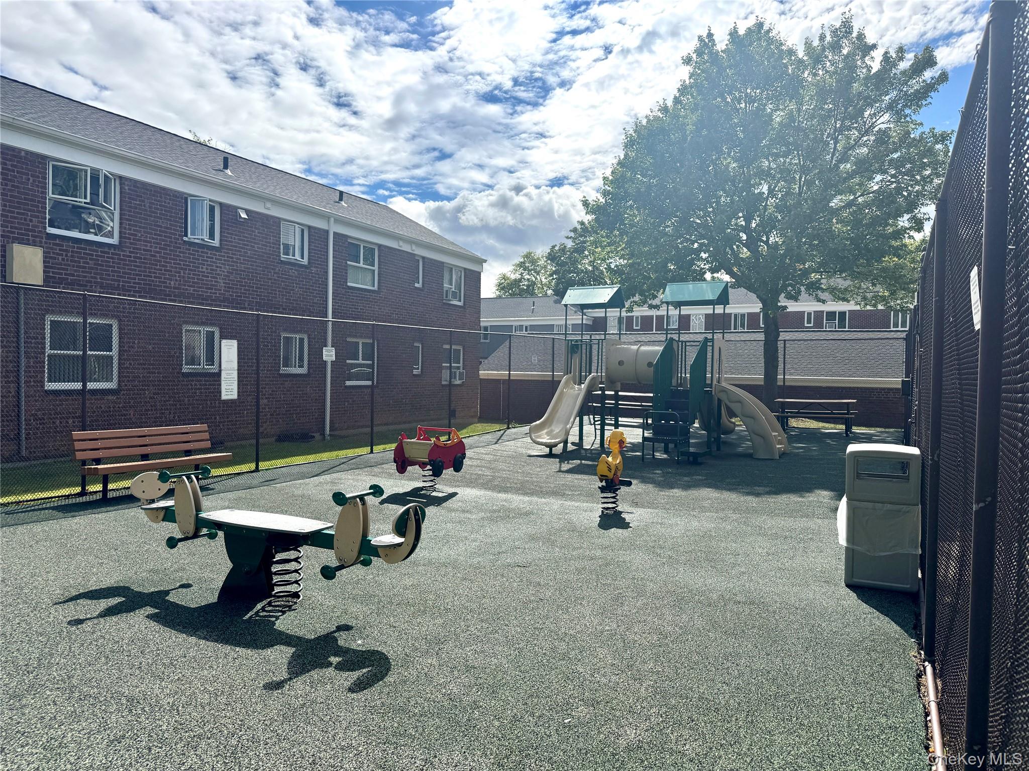 224-20 Manor Road, Unit 91 Queens, NY 11427 - Photo 14 of 17