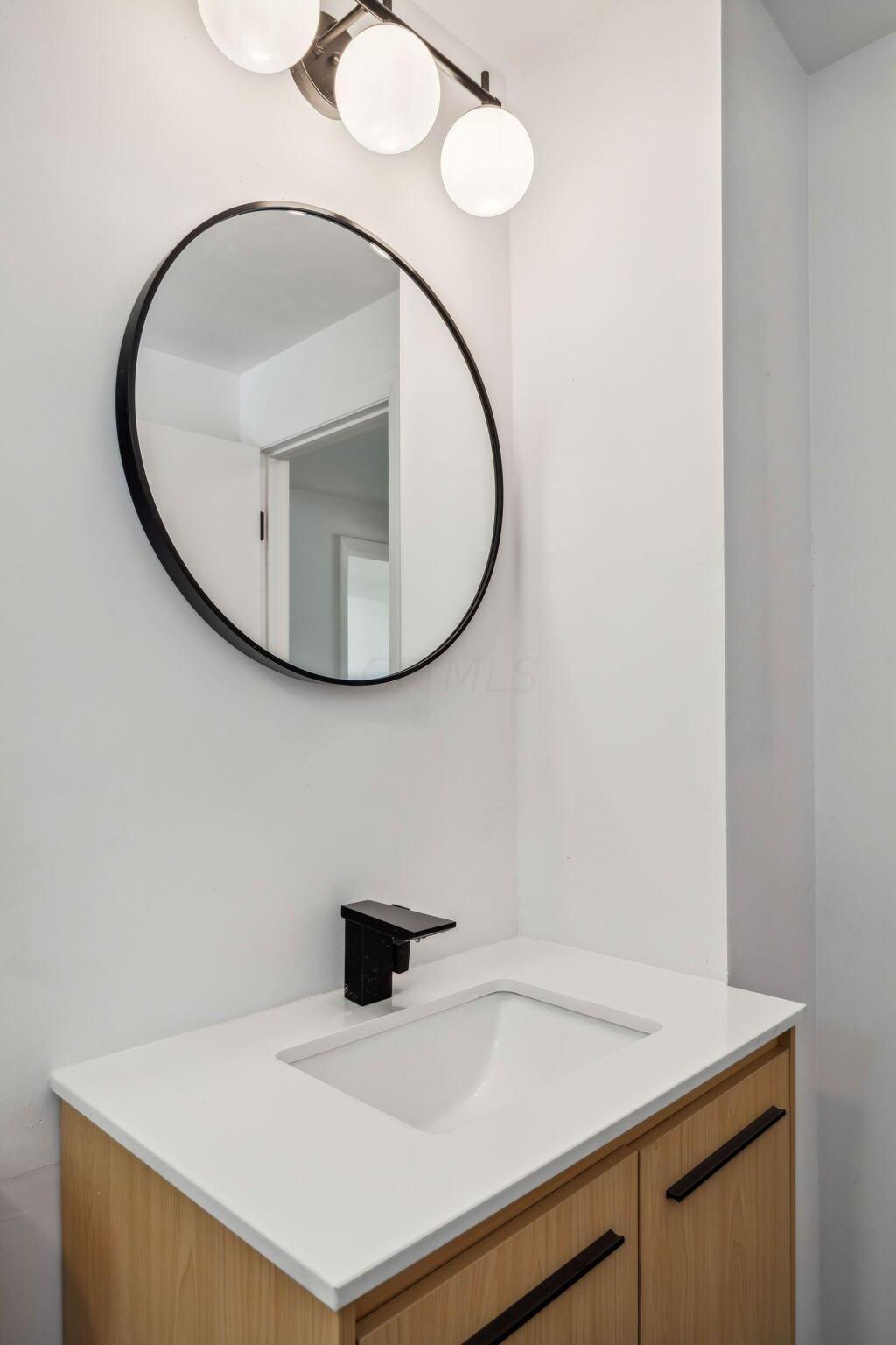 3699 Alpena Road Columbus, OH 43232 - Photo 10 of 18 UNWIND in this hallway bath/spa area!