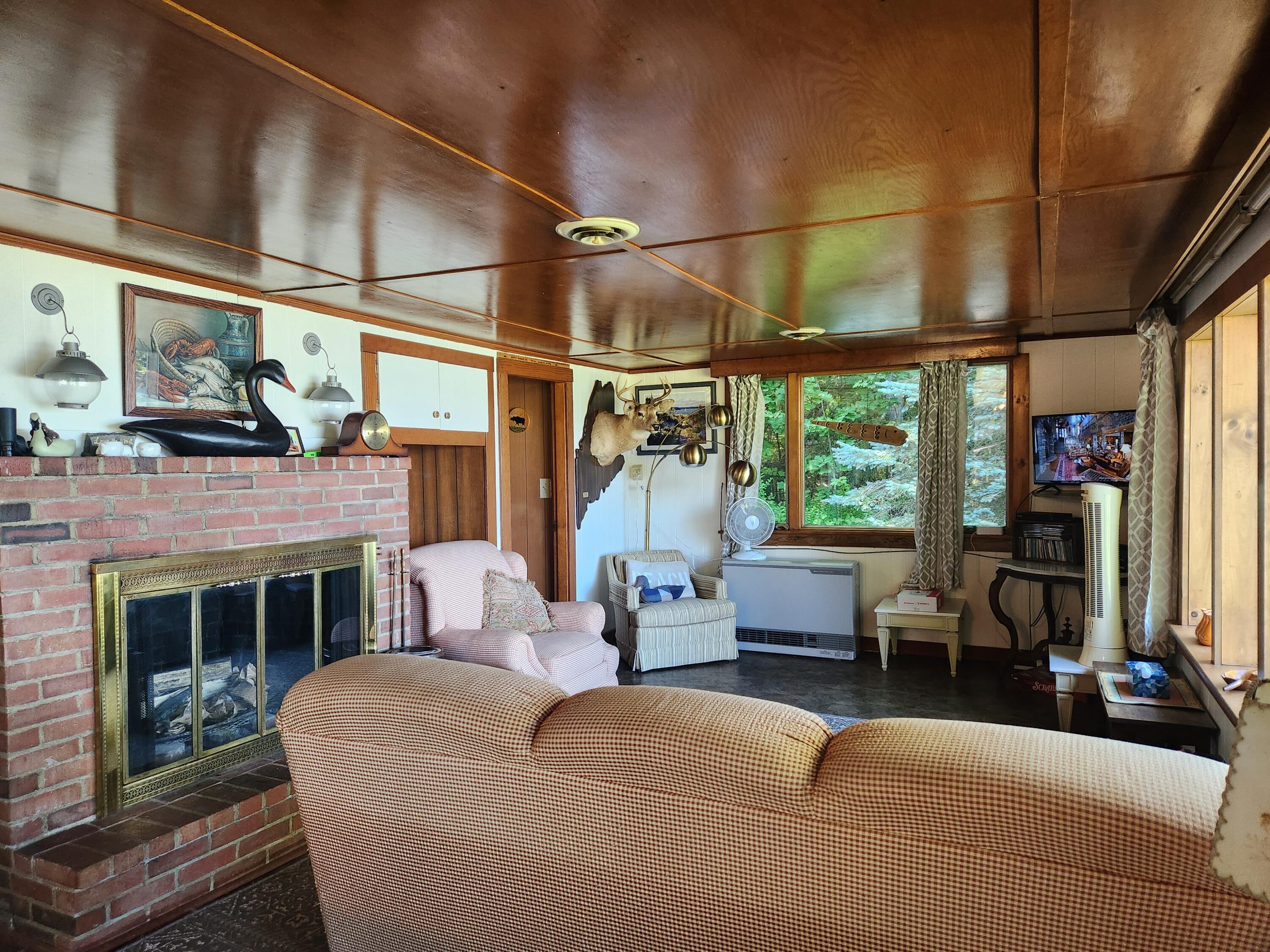 Frizzell Cottage LR