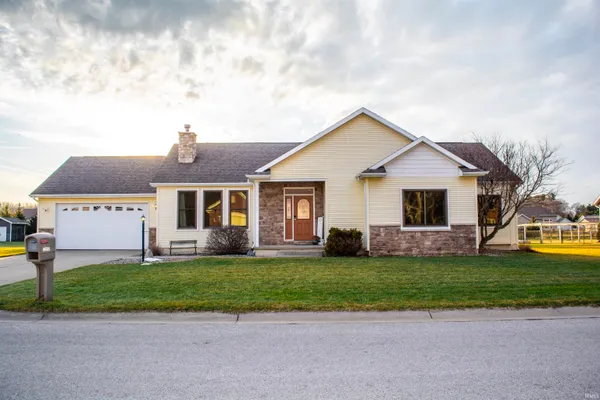 $399,900 | 59699 Park Side Drive, Elkhart, IN 46517