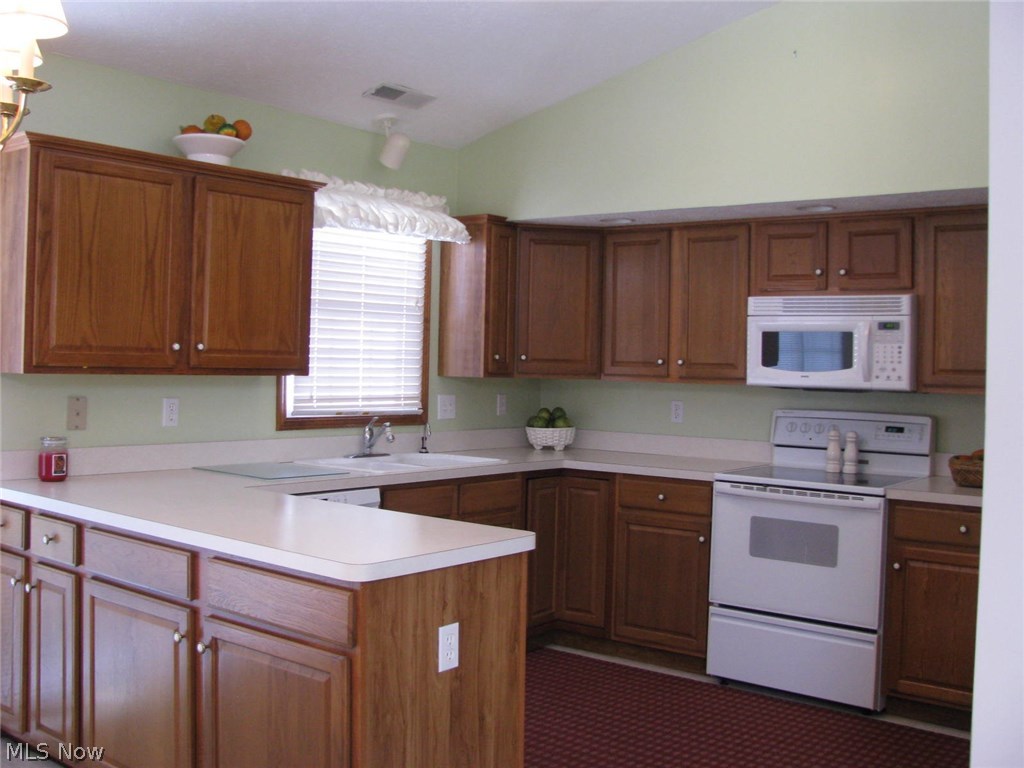 104 Chimney Ridge Chardon, OH 44024 - Photo 10 of 30 Gallery Image 10