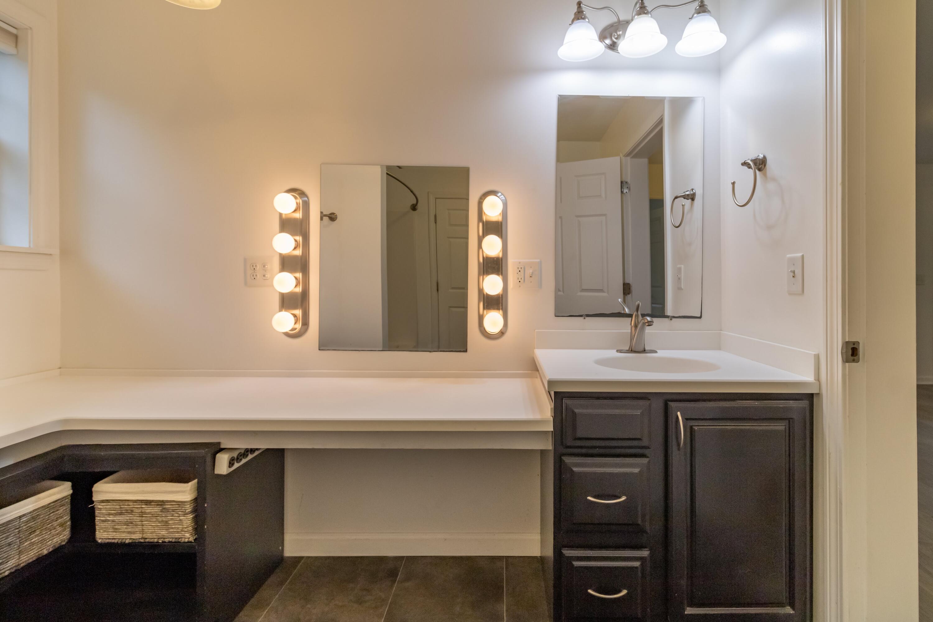 25 Meadow Road Winterport, ME 04496 - Photo 44 of 122 25 Meadow Road Interiors-57