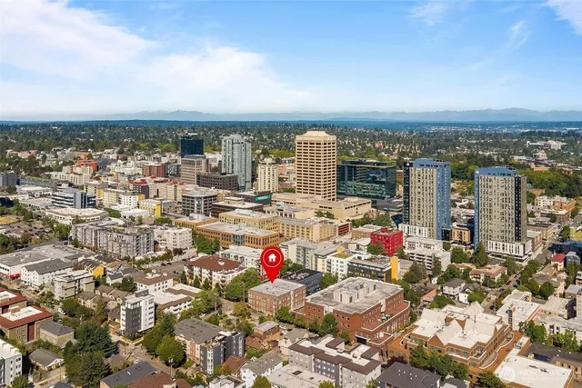 $1,850 | 905 Northeast 43rd Street, Unit 111, Seattle, WA 98105