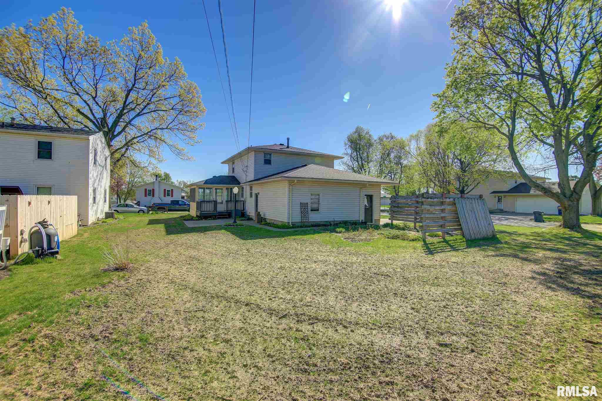 704 Schick Road Clinton, IA 52732 - Photo 3 of 20 Gallery Image 3