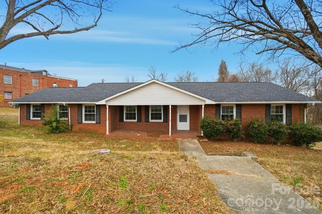 $395,000 | 25 American Avenue Northeast, Concord, NC 28025