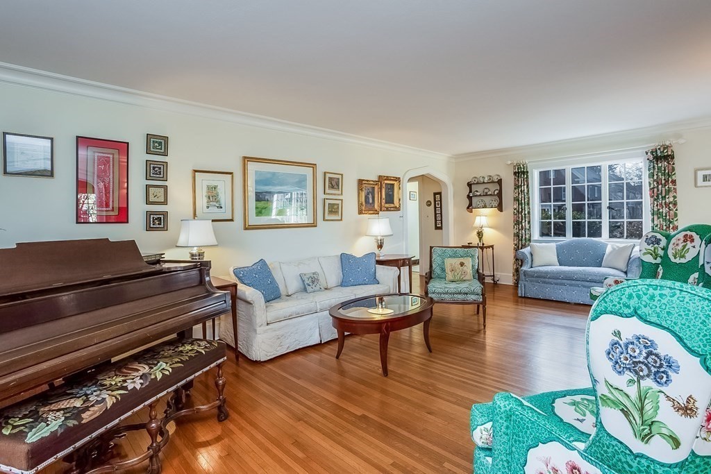 33 Dover Road Longmeadow, MA 01106 - Photo 3 of 40 Gallery Image 3