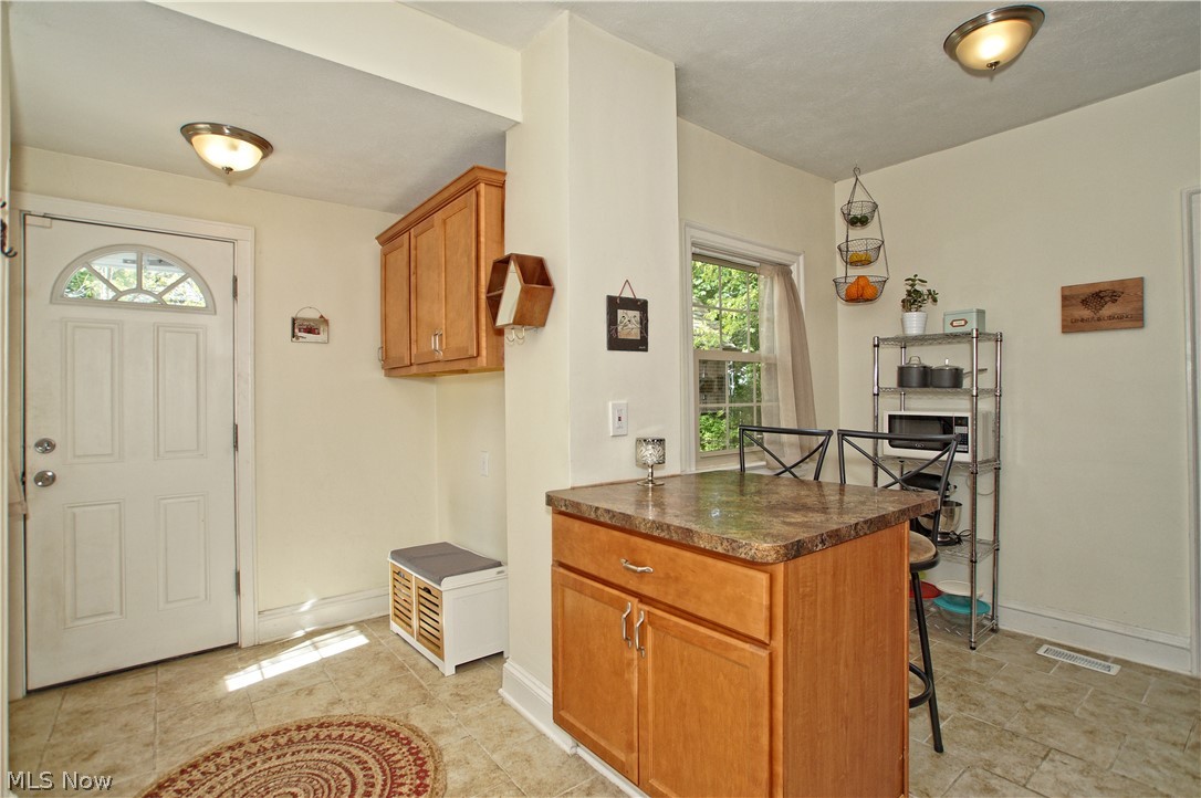 2994 Ludlow Road Cleveland, OH 44120 - Photo 13 of 32