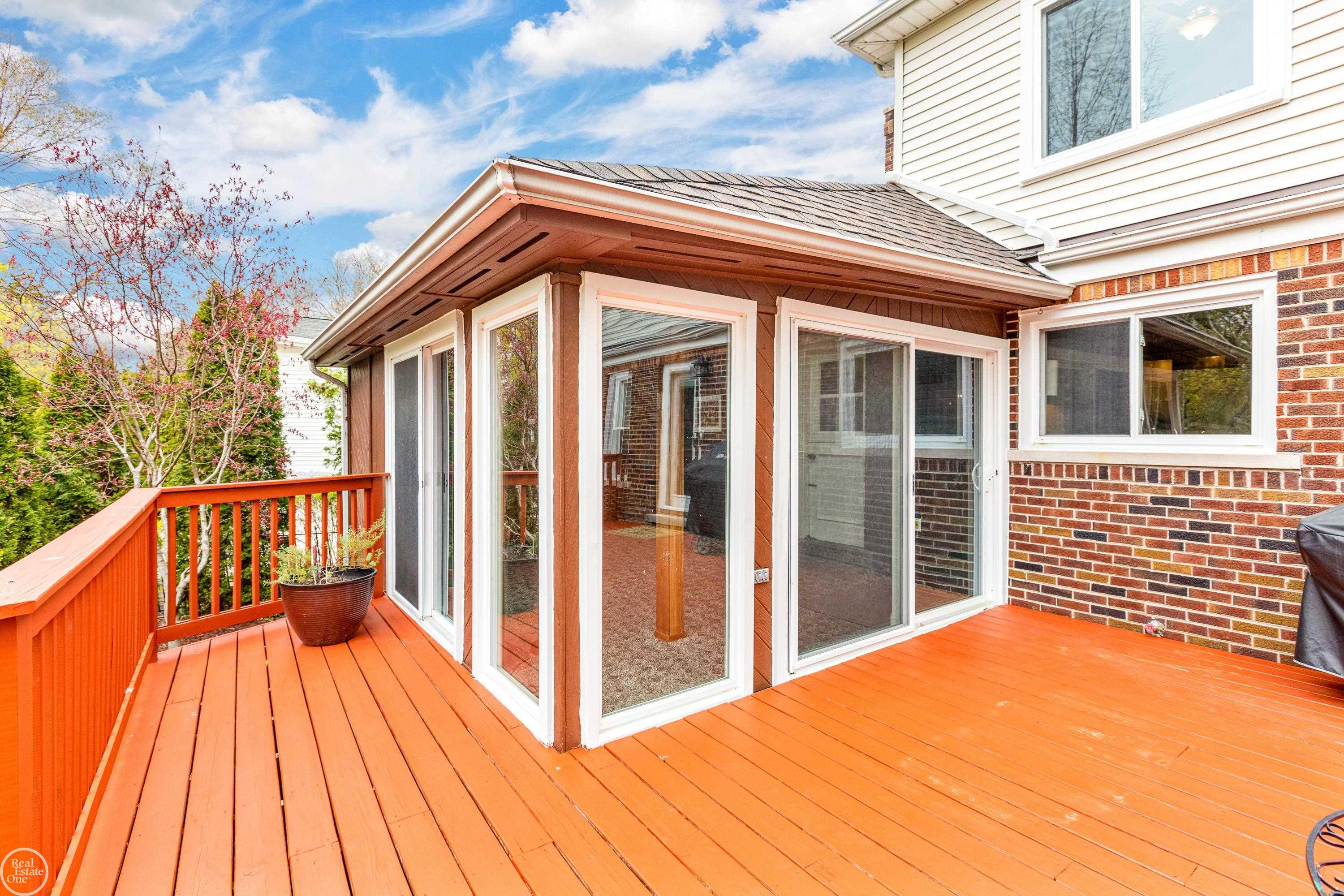 791 Roslyn Road Grosse Pointe, MI 48236 - Photo 40 of 57 50106857-39.JPG