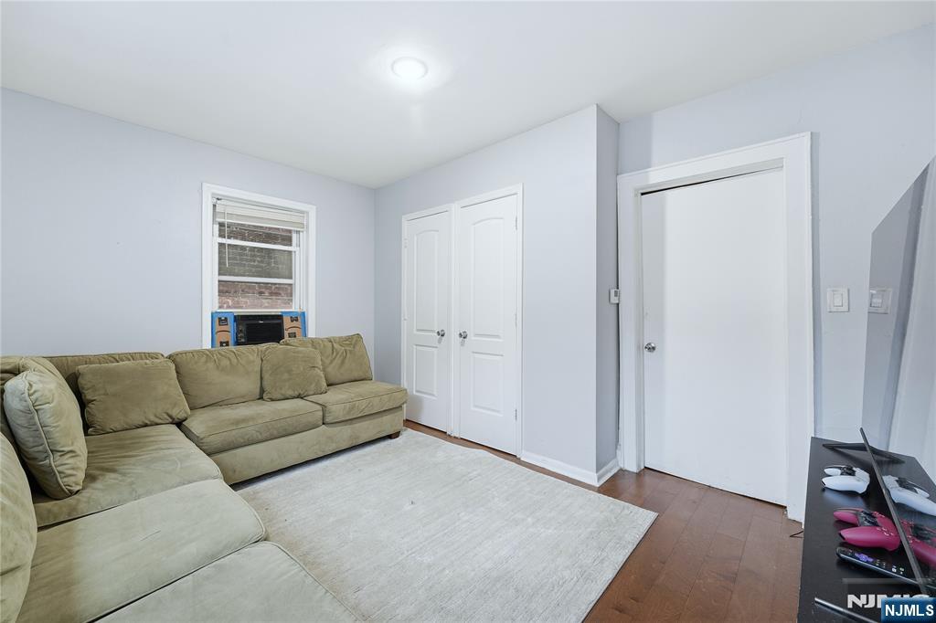 328 John Street Elizabeth, NJ 07202 - Photo 20 of 34