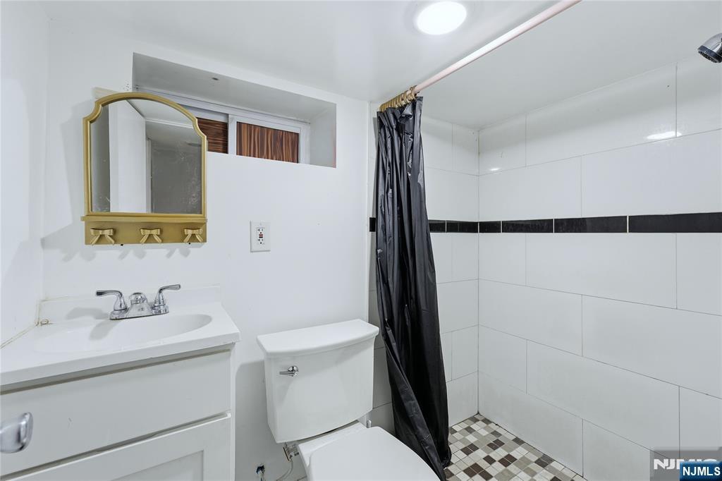 328 John Street Elizabeth, NJ 07202 - Photo 29 of 34