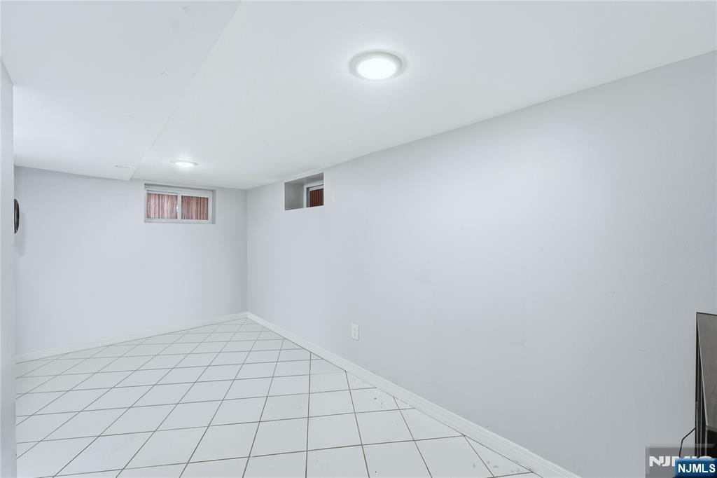 328 John Street Elizabeth, NJ 07202 - Photo 30 of 34