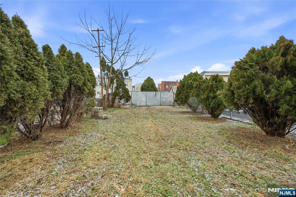 328 John Street Elizabeth, NJ 07202 - Photo 31 of 34