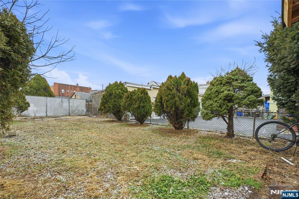 328 John Street Elizabeth, NJ 07202 - Photo 32 of 34
