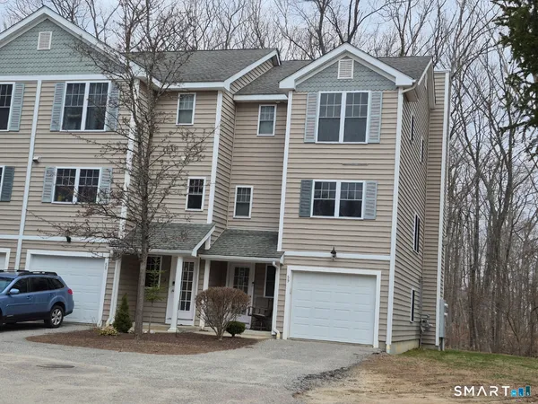 $269,900 | 59 Forestview Drive, Unit 59, Norwich, CT 06360