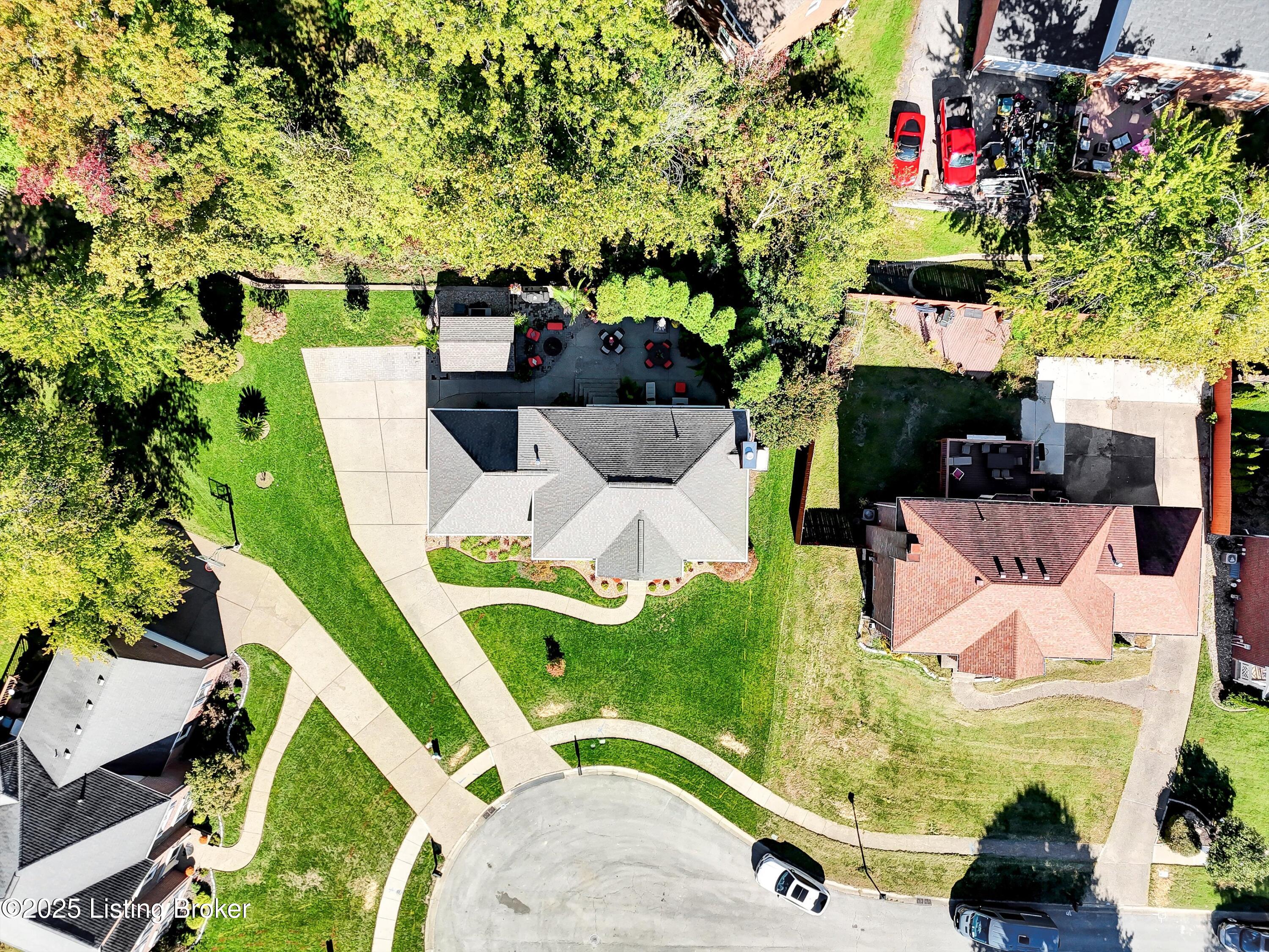 10612 Edgewater Road Louisville, KY 40223 - Photo 17 of 55 Drone photo no lines but the lawn care shows