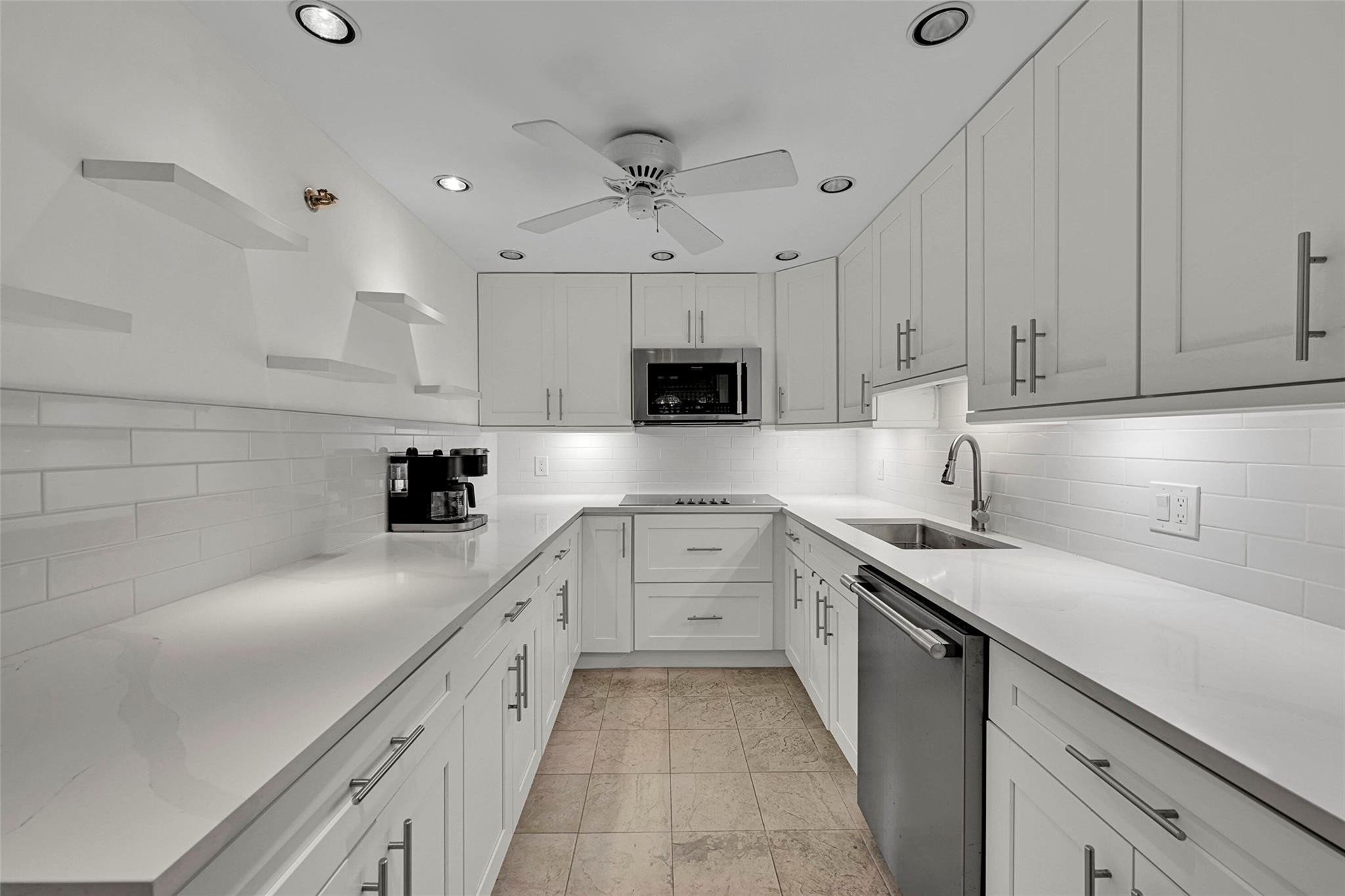 851 North Surf Road, Unit 502 Hollywood, FL 33019 - Photo 32 of 52 Photo 32