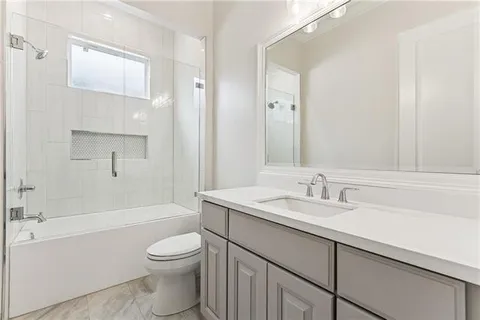 $910,000 | 744 Brockenbraugh Court, Metairie, LA 70005