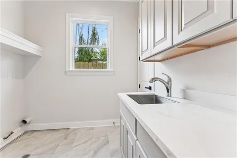 $910,000 | 744 Brockenbraugh Court, Metairie, LA 70005