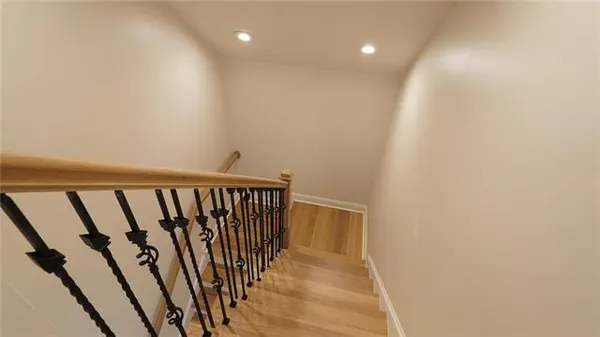 $910,000 | 744 Brockenbraugh Court, Metairie, LA 70005