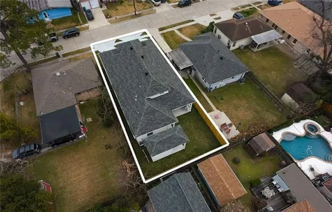 $910,000 | 744 Brockenbraugh Court, Metairie, LA 70005