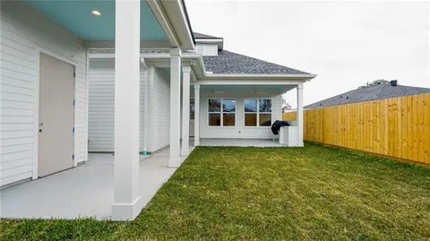 $910,000 | 744 Brockenbraugh Court, Metairie, LA 70005