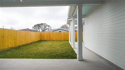 $910,000 | 744 Brockenbraugh Court, Metairie, LA 70005